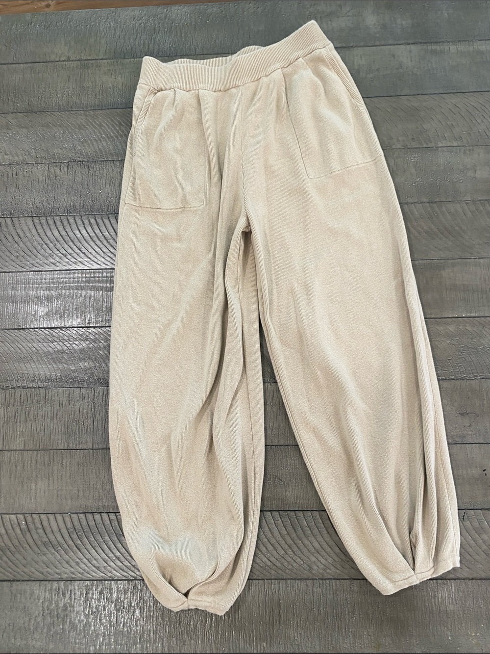 Cozy Neutral Jogger Pants Size M
